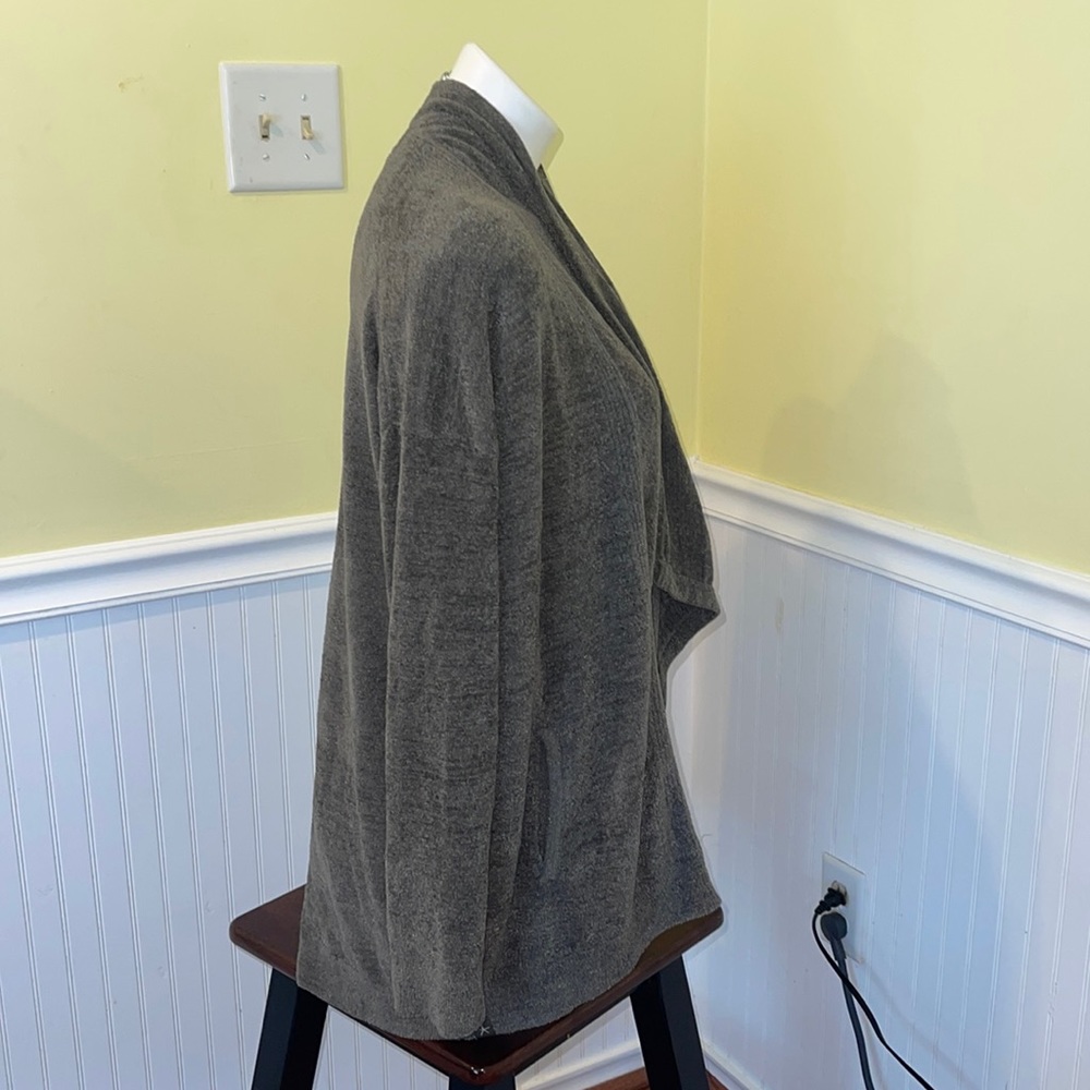 Barefoot Dreams CozyChic Ultra Lite Shawl Pointelle Cardi. Size small. - Picture 6 of 8